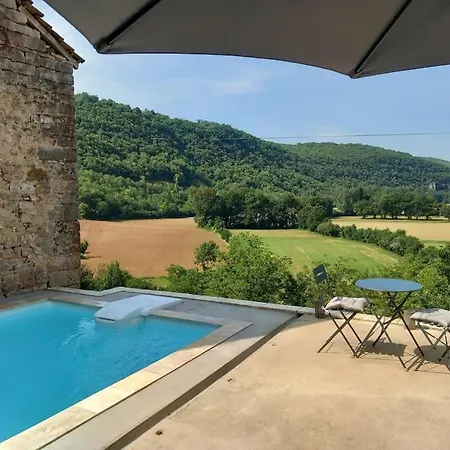 Gite Romantique Avec Jacuzzi Et Piscine Chauffee Corn